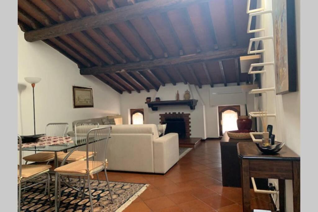 Daisy House: Nice Attic In The Historical Center Salò Exterior foto