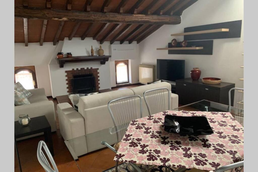 Daisy House: Nice Attic In The Historical Center Salò Exterior foto