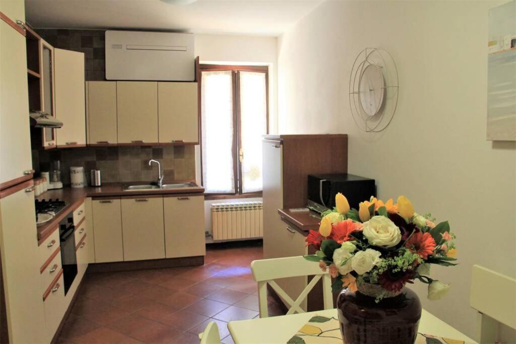Daisy House: Nice Attic In The Historical Center Salò Exterior foto