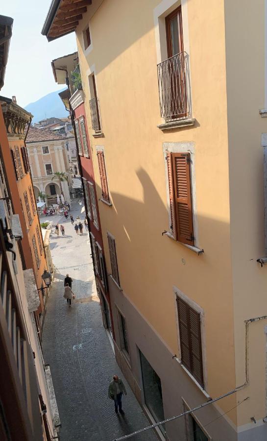 Daisy House: Nice Attic In The Historical Center Salò Exterior foto